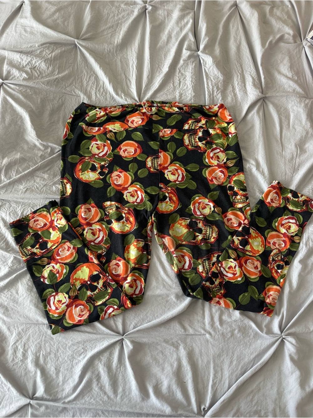 LuLaRoe Black Leggings with Skulls and Roses